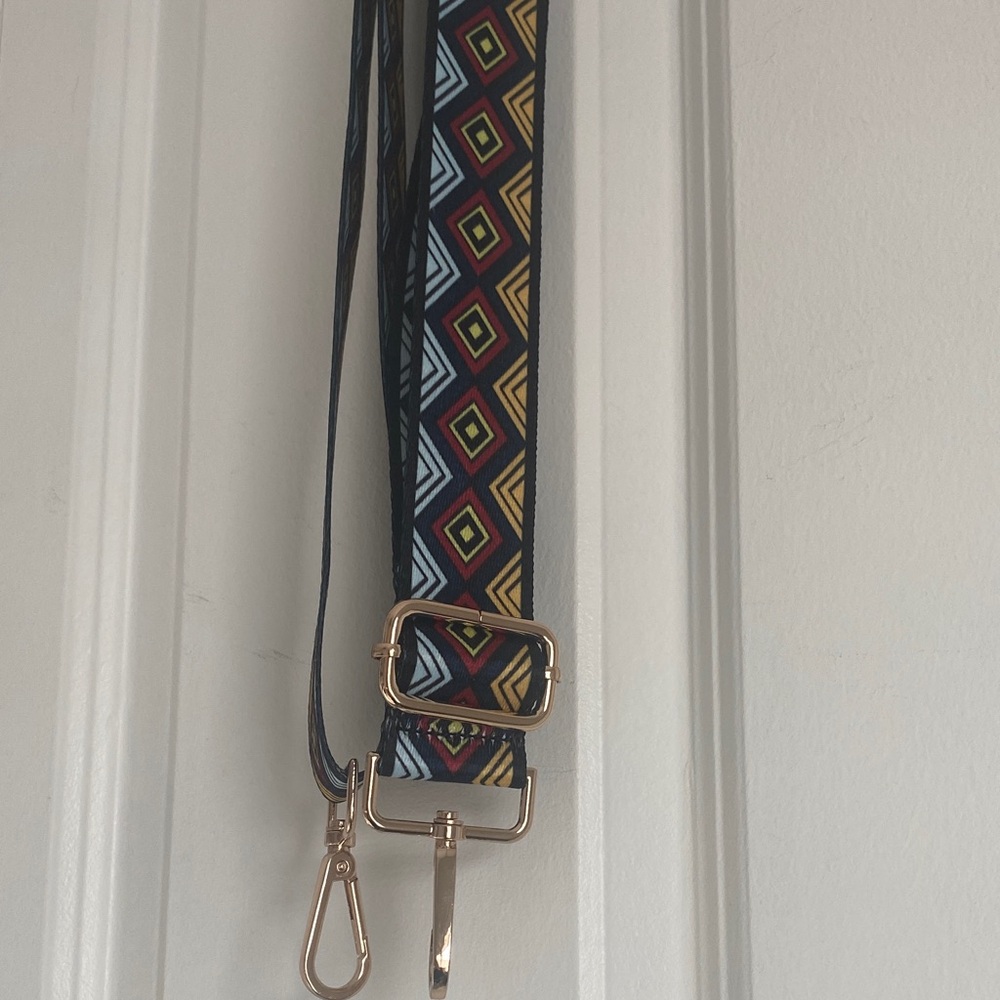 Geometric Patterned Strap With Ajustable Gold Har… - image 1